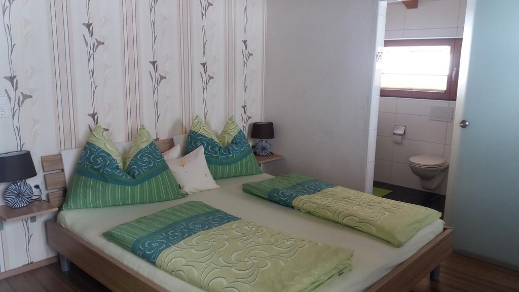 Haus Hildegard Hotel นอยชติฟ อิม ชตูไปทัล ภายนอก รูปภาพ