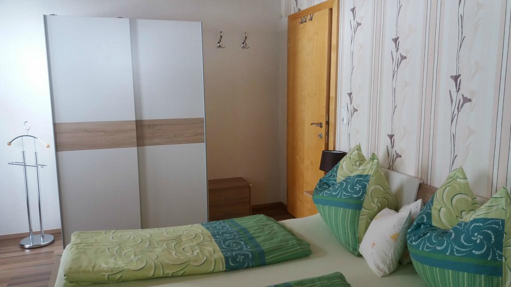 Haus Hildegard Hotel นอยชติฟ อิม ชตูไปทัล ภายนอก รูปภาพ